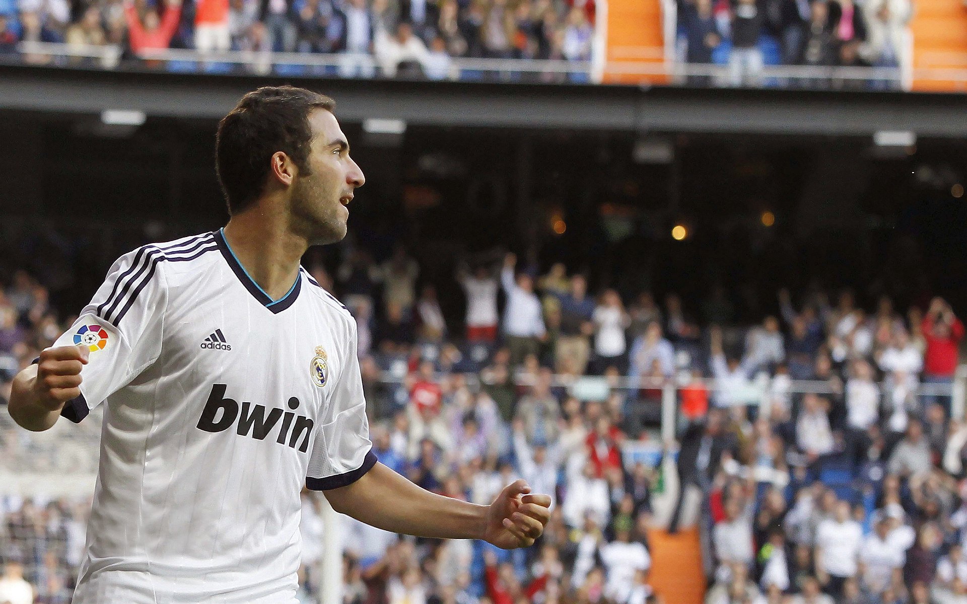 当新奥尔良鹈鹕遇上深圳队，一场跨越现实的篮球幻想对决