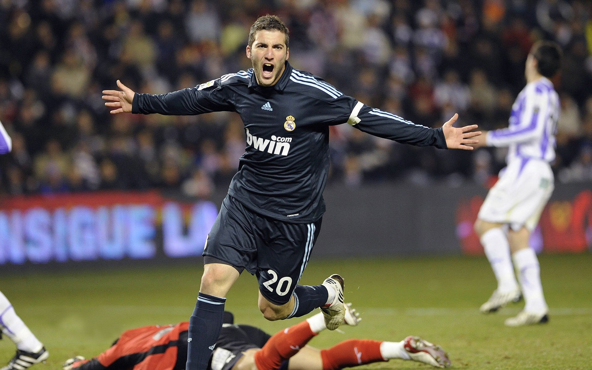 波斯铁骑对阵五盾军团,坎特—那个掌控全场节奏的隐形引擎