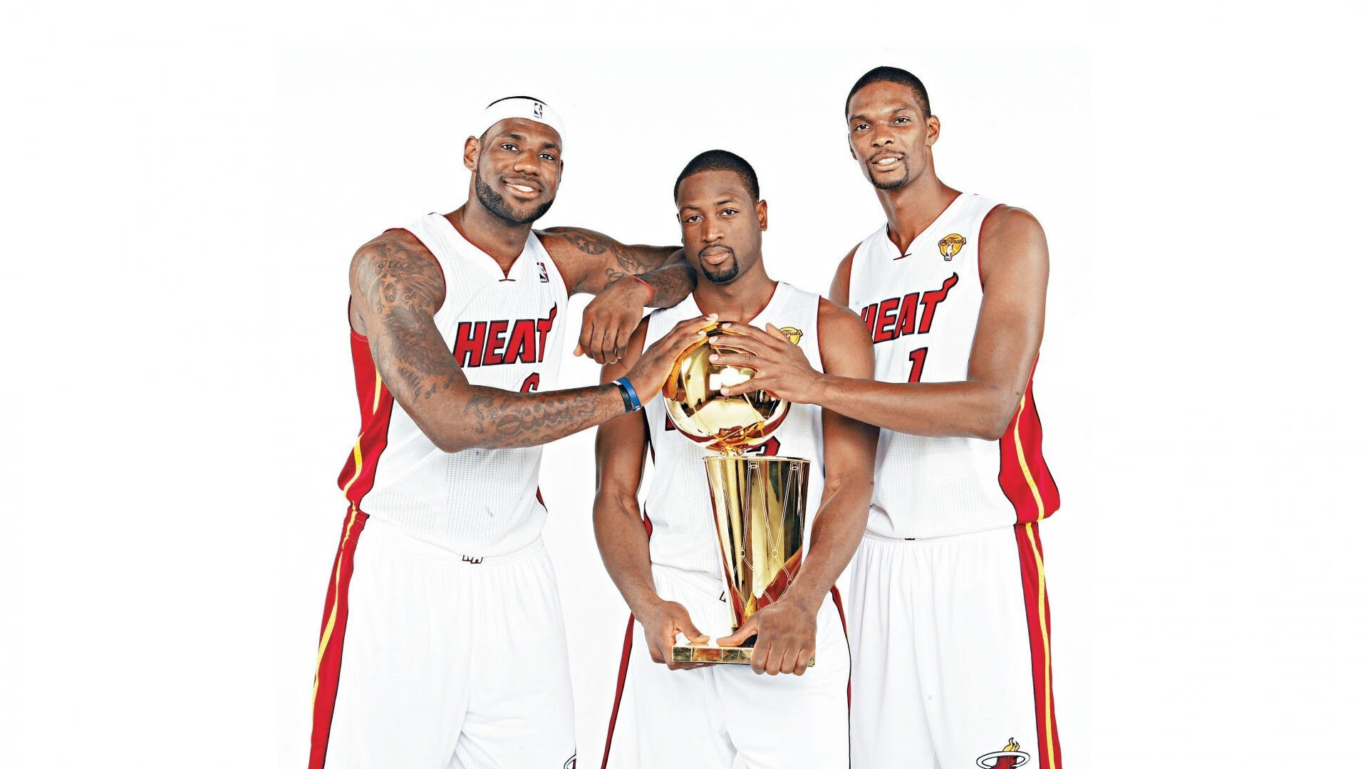 小牛逆袭！红牛二队险胜母队，拉塞尔一骑绝尘统治全场