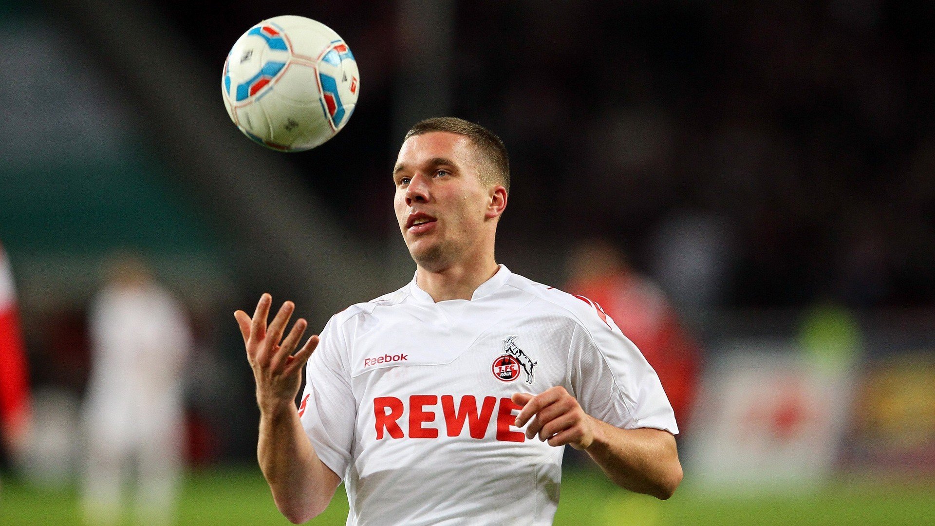 绿茵场上的篮球启示录，当德甲争冠战遇见尼克斯的逆袭哲学