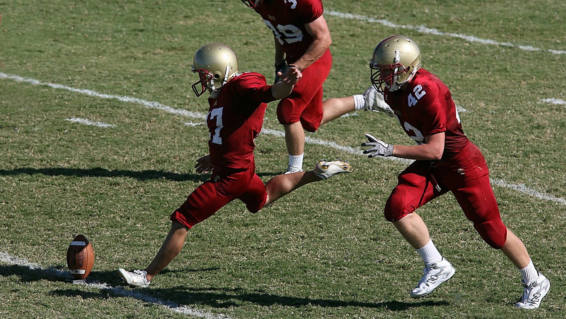 九游娱乐入口-英超争冠焦点战启示录,从广厦队翻盘灰熊看竞技体育的逆转哲学